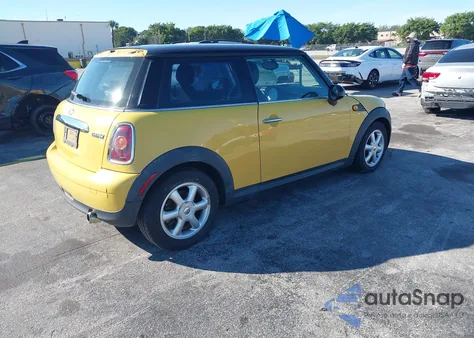 2008 Mini Cooper z USA, uszkodzony, nr VIN WMWMF33558TT66374